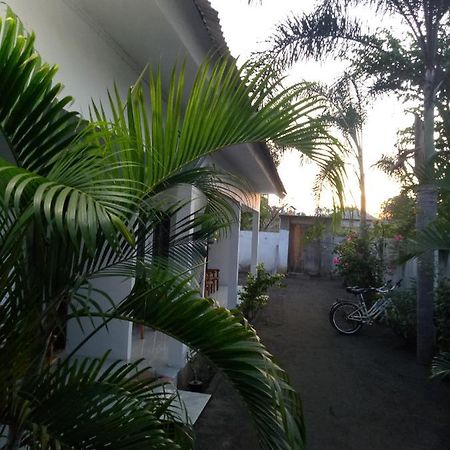 Ani Bungalows Gili Trawangan Exterior photo