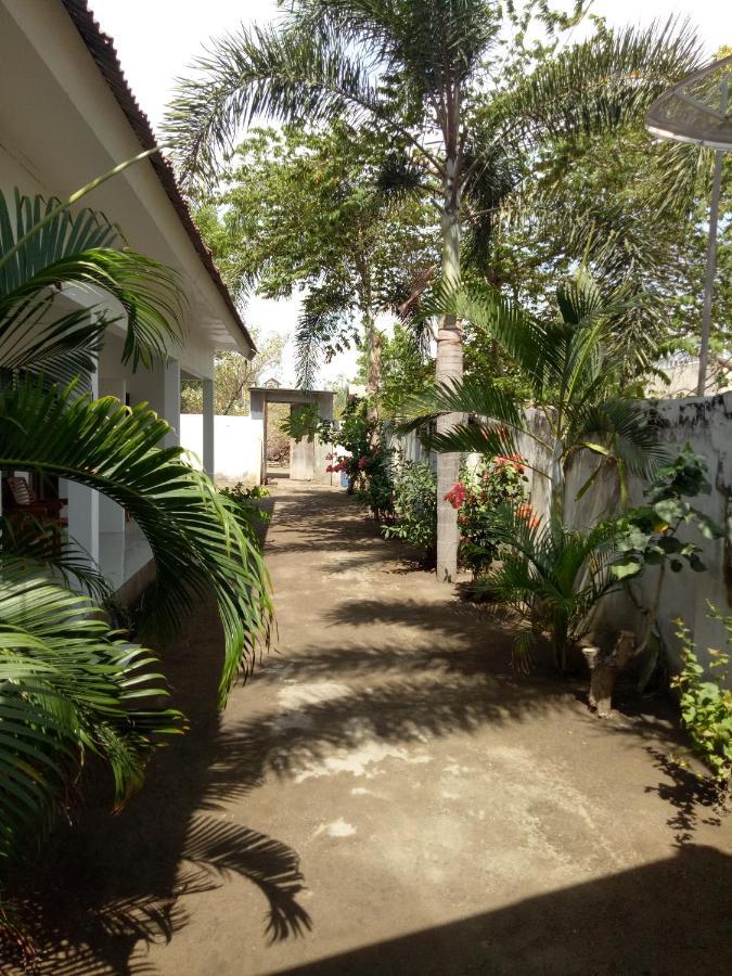 Ani Bungalows Gili Trawangan Exterior photo